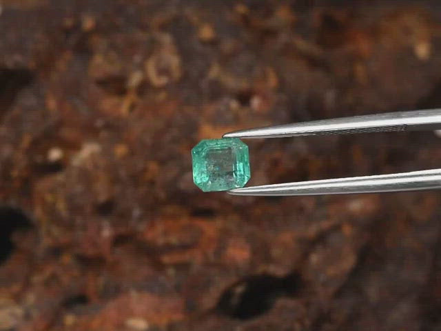 0.75ct 5.7x5.4mm Green Emerald